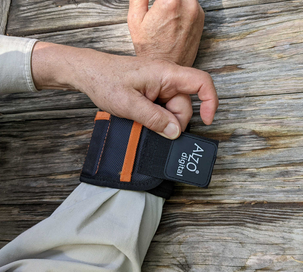 ALZO Magnetic Wristband tool belt helper holder - with magnetic note card - a great gift for Men and Women