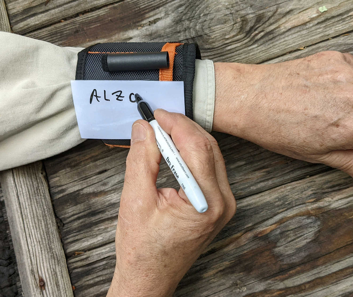 ALZO Magnetic Wristband tool belt helper holder - with magnetic note card - a great gift for Men and Women