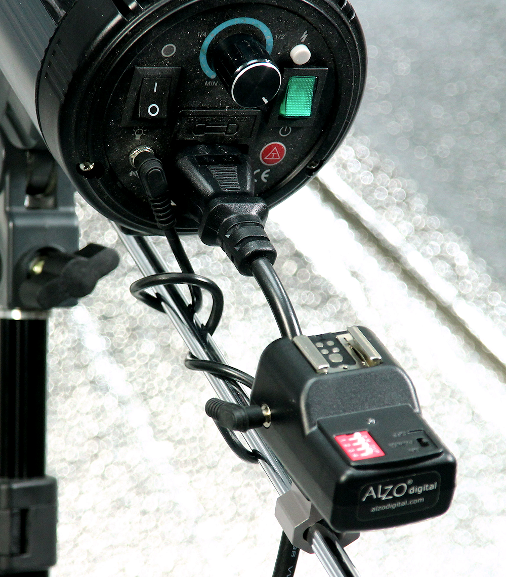 ALZO Wireless Flash Controller Speedlight Kit 16 Channel ALZO Wireless Flash Controller Speedlight Kit 16 Channel