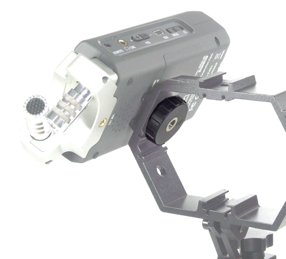 1/4 x 20 ALZO Large Thumb Screw on Zoom H4N