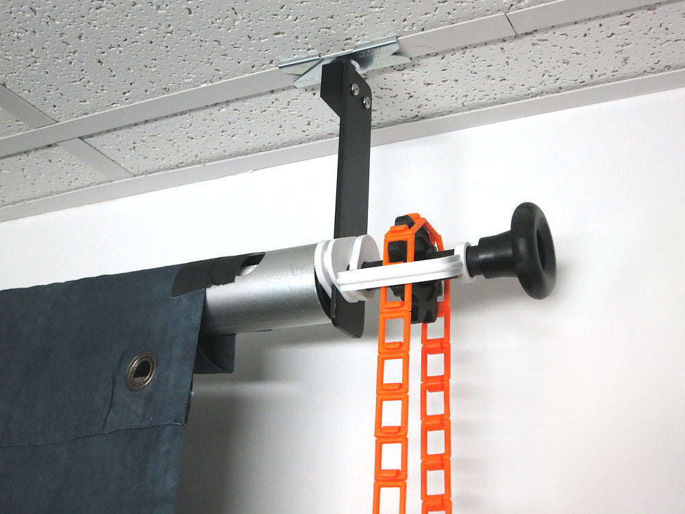 ALZO Drop Ceiling Background Support 10 Feet Wide chain close-up