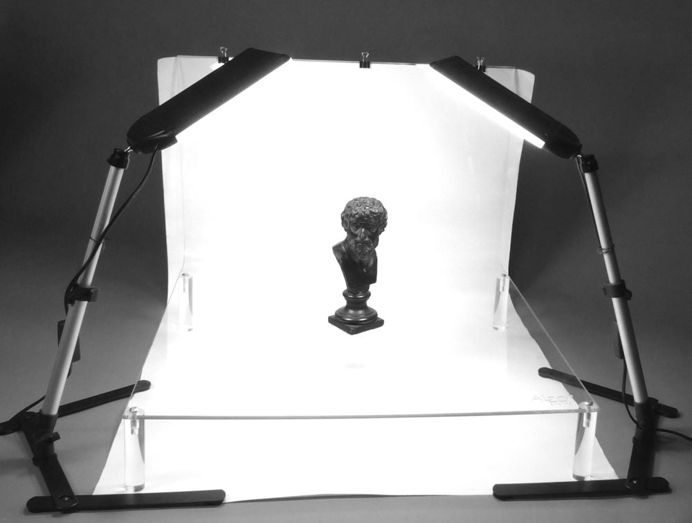 ALZO 100 LED Table Top Platform Light Kit demo statue on riser platform