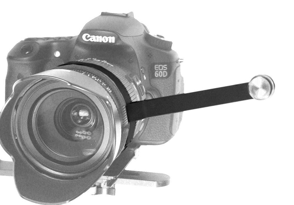 ALZO Digital Smoothy Zoom Focus Assist on DSLR camera