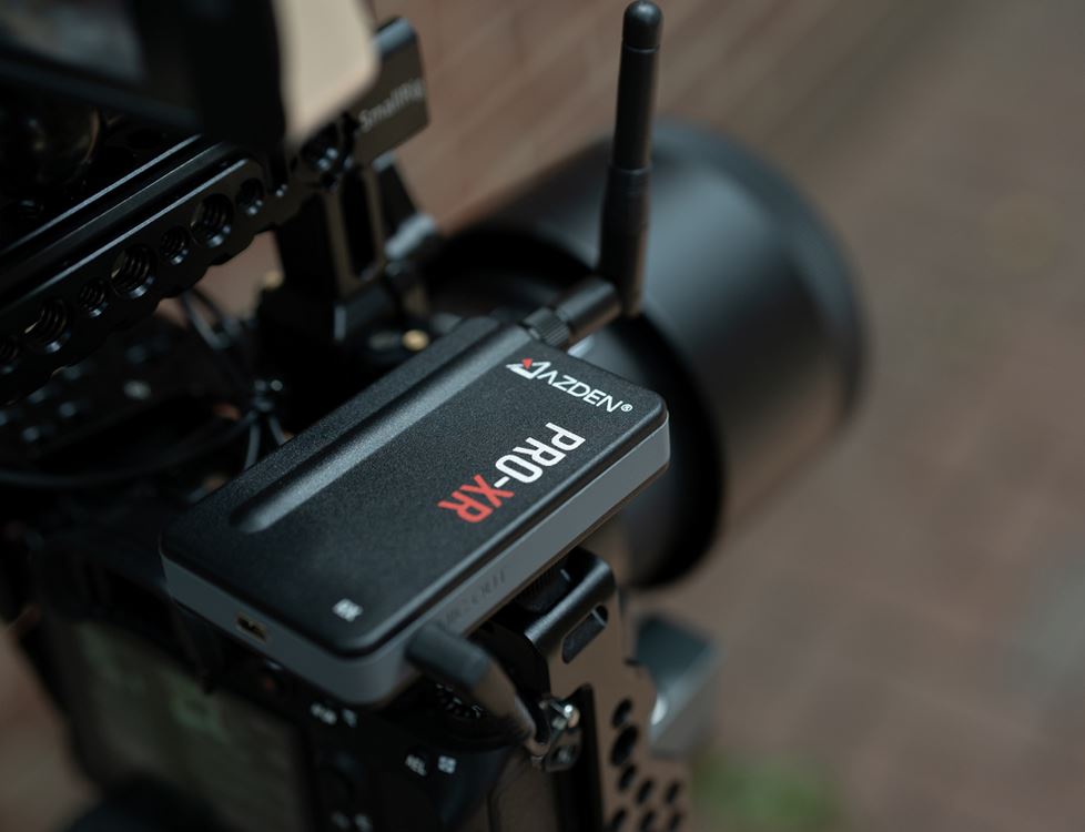 AZDEN PRO-XR Digital Wireless Lavalier Microphone Kit